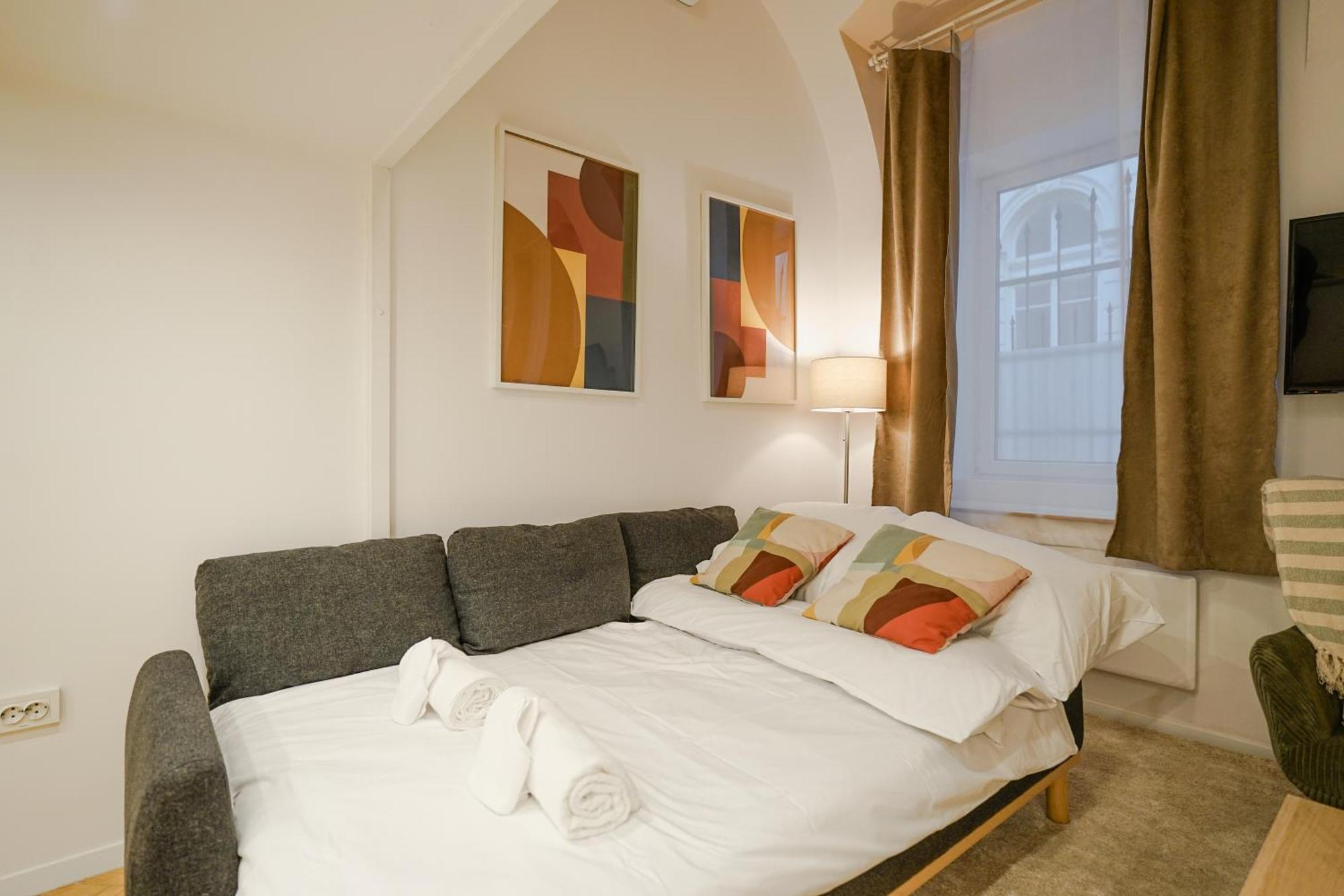 H57 - Harsfa Haven - Location By Bqa * Budapest